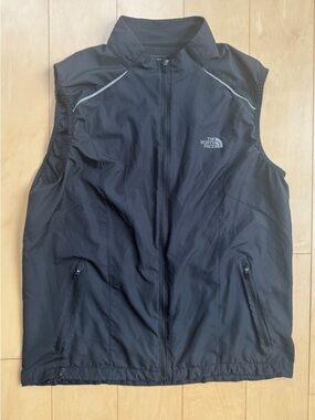 The North Face Flight Series Men’s M Black running vest.